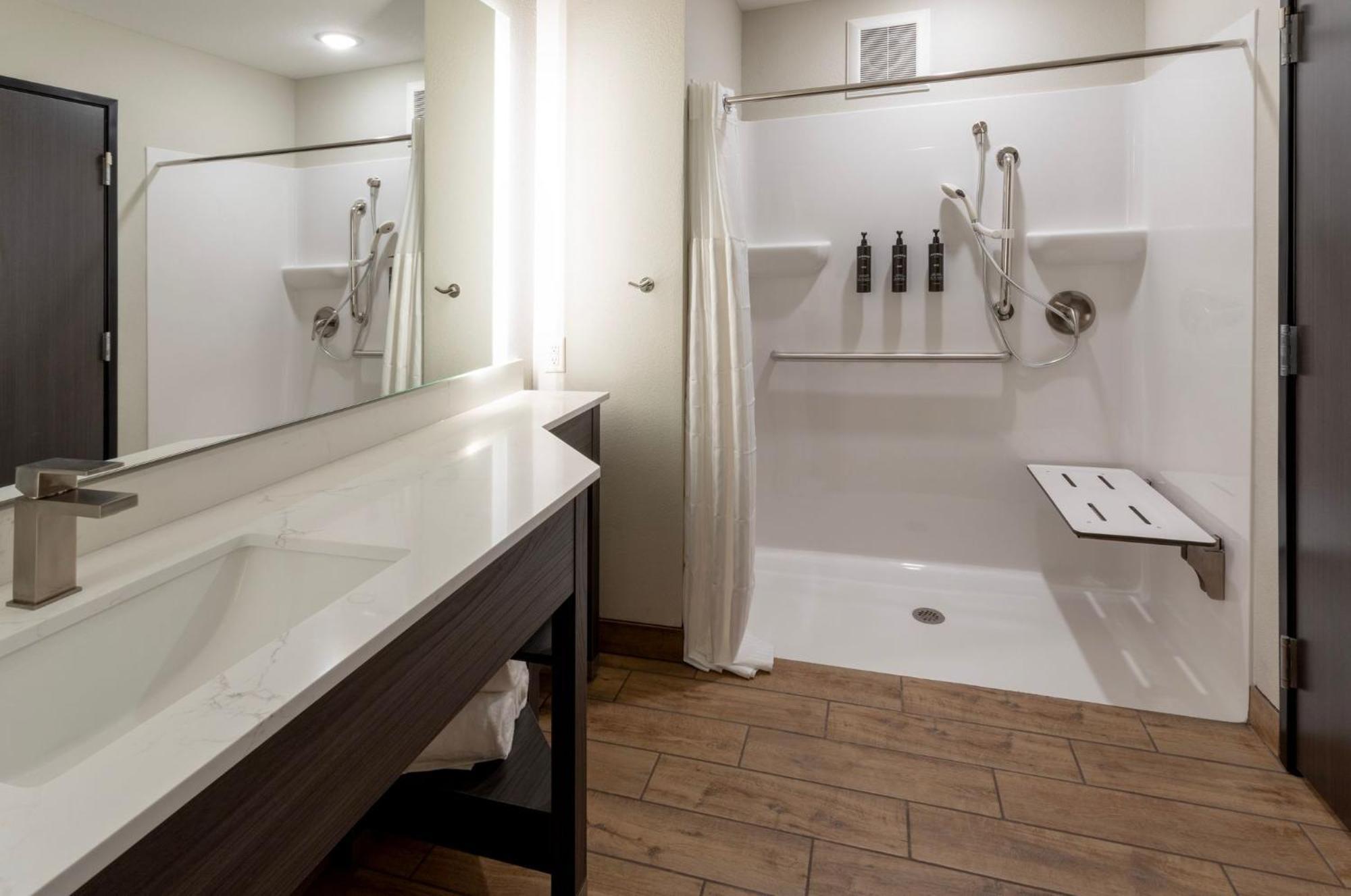 Grandstay Hotel & Suites Algona Exteriör bild