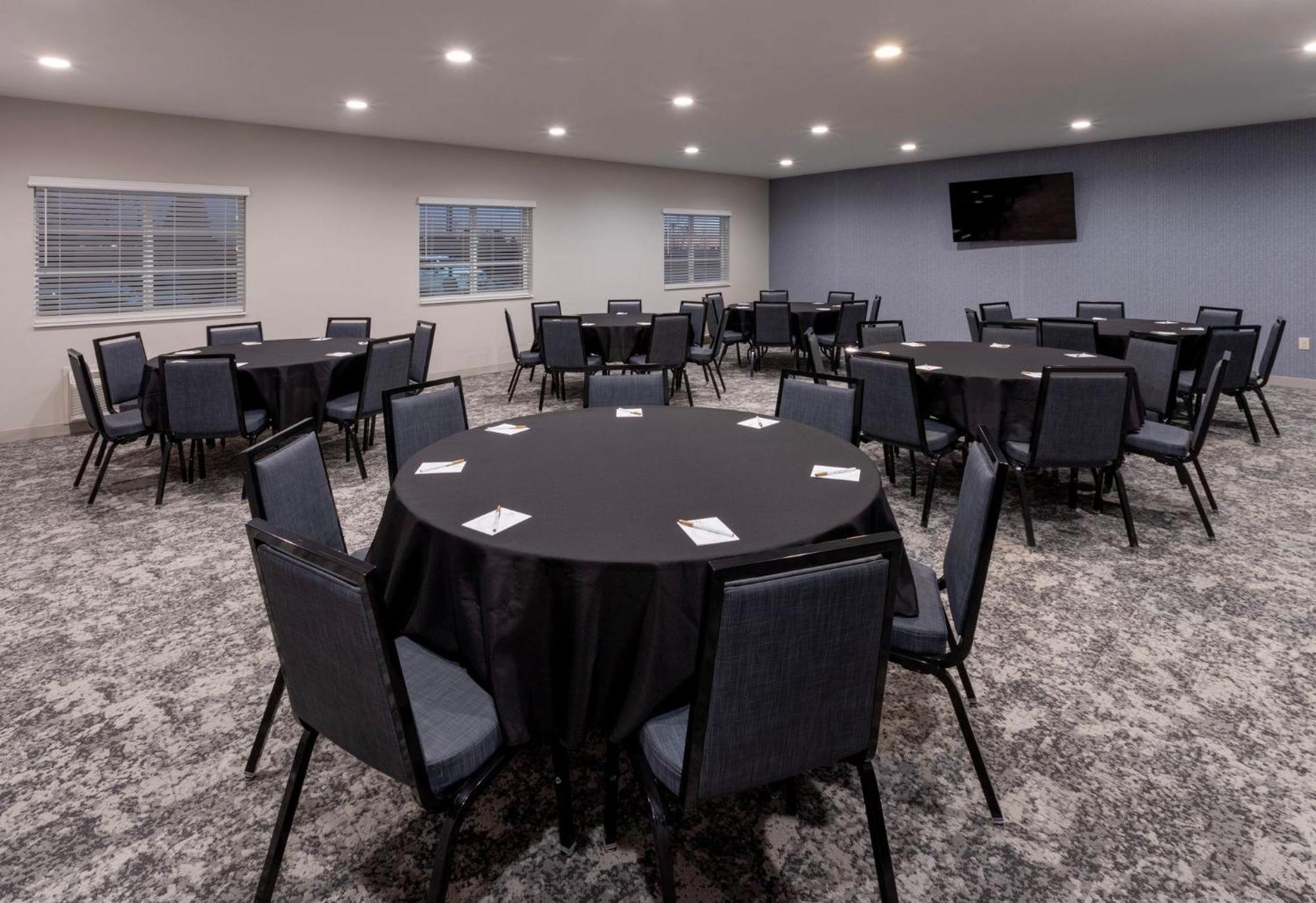 Grandstay Hotel & Suites Algona Exteriör bild